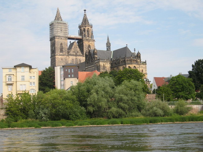 de090.jpg